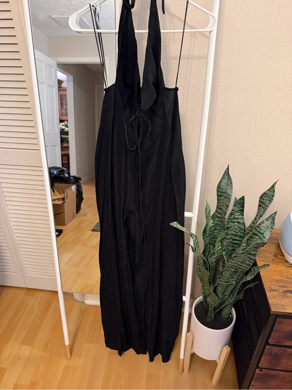 Black KeyholeWomen's Jumpsuit - Sleeveless Halter Tie Front